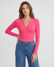 Cargar imagen en el visor de la galería, Basica Mujer Fresa Coral