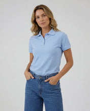 Cargar imagen en el visor de la galería, Polo Mujer Azul Claro