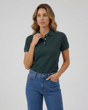 Cargar imagen en el visor de la galería, Polo Mujer Verde Pino