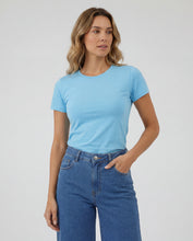 Cargar imagen en el visor de la galería, Camiseta Mujer Cuello V Agua