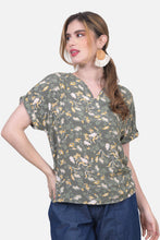 Cargar imagen en el visor de la galería, Blusa Saray Oliva