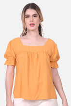 Cargar imagen en el visor de la galería, Blusa Naomi Mostaza Claro