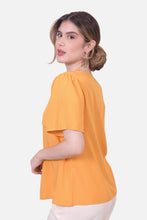 Cargar imagen en el visor de la galería, Blusa Keira Mostaza