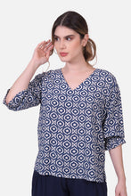 Cargar imagen en el visor de la galería, Blusa Febe Azul Navy