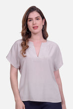 Cargar imagen en el visor de la galería, Blusa Esmeralda Arena