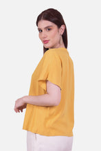 Cargar imagen en el visor de la galería, Blusa Bruna Mostaza