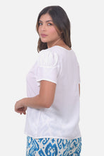 Cargar imagen en el visor de la galería, Blusa Moscu Crudo Claro