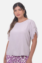 Cargar imagen en el visor de la galería, Blusa Venecia Arena