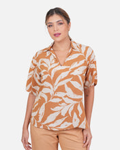 Cargar imagen en el visor de la galería, Blusa Macxel Camel