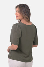 Cargar imagen en el visor de la galería, Blusa Matilde Verde Militar