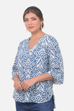 Cargar imagen en el visor de la galería, Blusa Abigail Azul Hortencia