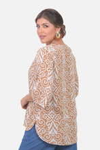 Cargar imagen en el visor de la galería, Blusa Abigail Camel