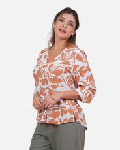 Cargar imagen en el visor de la galería, Blusa Yuliana Camel