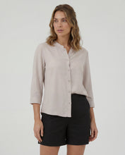 Cargar imagen en el visor de la galería, Blusa Evelia Arena