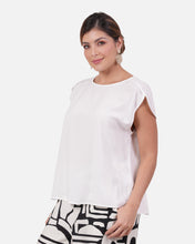 Cargar imagen en el visor de la galería, Blusa Eleonora Crudo