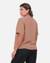 Cargar imagen en el visor de la galería, Blusa Aymara Camel