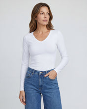Cargar imagen en el visor de la galería, Basica Mujer Cereza Blanca