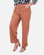 Cargar imagen en el visor de la galería, Pantalon Discover Camel
