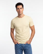Cargar imagen en el visor de la galería, Camiseta Hombre Cuello Redondo Delgado - Amarillo Pastel