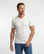 Cargar imagen en el visor de la galería, Camiseta Hombre Cuello V Blanca