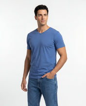 Cargar imagen en el visor de la galería, Camiseta Hombre Cuello V Azul Oceano