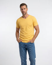 Cargar imagen en el visor de la galería, Camiseta Hombre Cuello V Maiz