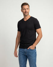 Cargar imagen en el visor de la galería, Camiseta Hombre Cuello V Negra