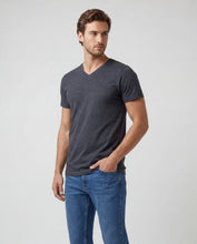 Cargar imagen en el visor de la galería, Camiseta Hombre Cuello V Negro Jaspe