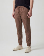 Cargar imagen en el visor de la galería, Pantalon Damian Cafe