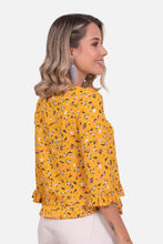 Cargar imagen en el visor de la galería, Blusa Cardota Mostaza