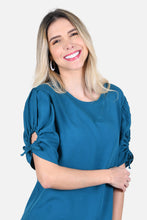 Cargar imagen en el visor de la galería, Blusa Keila Petroleo