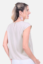 Cargar imagen en el visor de la galería, Blusa Escandon Arena