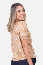 Cargar imagen en el visor de la galería, Blusa Amelia Kaki