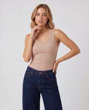 Cargar imagen en el visor de la galería, Blusa Ariel Camel