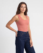 Cargar imagen en el visor de la galería, Básica Rib Ariel - Terracota