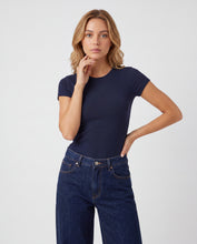 Cargar imagen en el visor de la galería, Blusa Moana Azul Navy