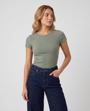 Cargar imagen en el visor de la galería, Blusa Moana Verde Pistacho