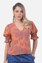 Cargar imagen en el visor de la galería, Blusa Pilar Terracota