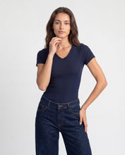 Cargar imagen en el visor de la galería, Blusa Moon Azul Navy