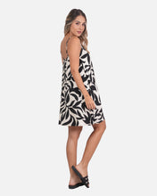 Cargar imagen en el visor de la galería, Vestido Belgica Negro