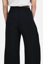 Cargar imagen en el visor de la galería, Pantalon Celin Negro