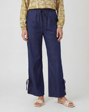 Cargar imagen en el visor de la galería, Pantalon Ethan Azul Navy