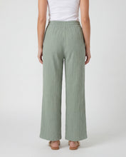 Cargar imagen en el visor de la galería, Pantalon Monaco Verde Claro