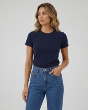 Cargar imagen en el visor de la galería, Camiseta Mujer Cuello Redondo Azul Navy
