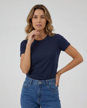 Cargar imagen en el visor de la galería, Camiseta Mujer Cuello Redondo Azul Navy
