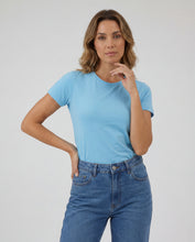 Cargar imagen en el visor de la galería, Camiseta Mujer Cuello V Agua
