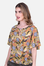 Cargar imagen en el visor de la galería, Blusa Cleotilde - Mostaza
