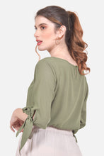 Cargar imagen en el visor de la galería, Blusa Luna - Oliva
