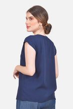 Cargar imagen en el visor de la galería, Blusa Noelia - Azul Navy
