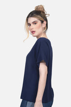 Cargar imagen en el visor de la galería, Blusa Leire Azul Navy
